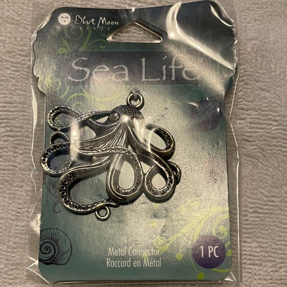 Blue Moon Sea Life Metal Connector - Picture 1 of 1